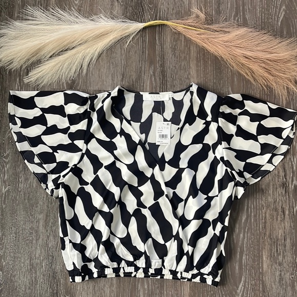 Nordstrom’s Women’s Top - Picture 1 of 5